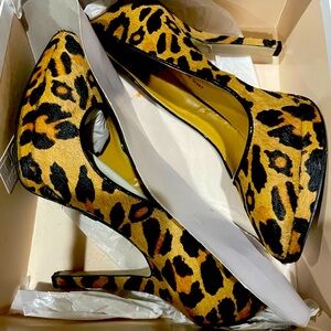 NIN WEST LEOPARD PRINT HEELS